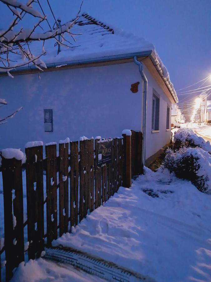 Lovas Vendégház Obanya Exterior foto